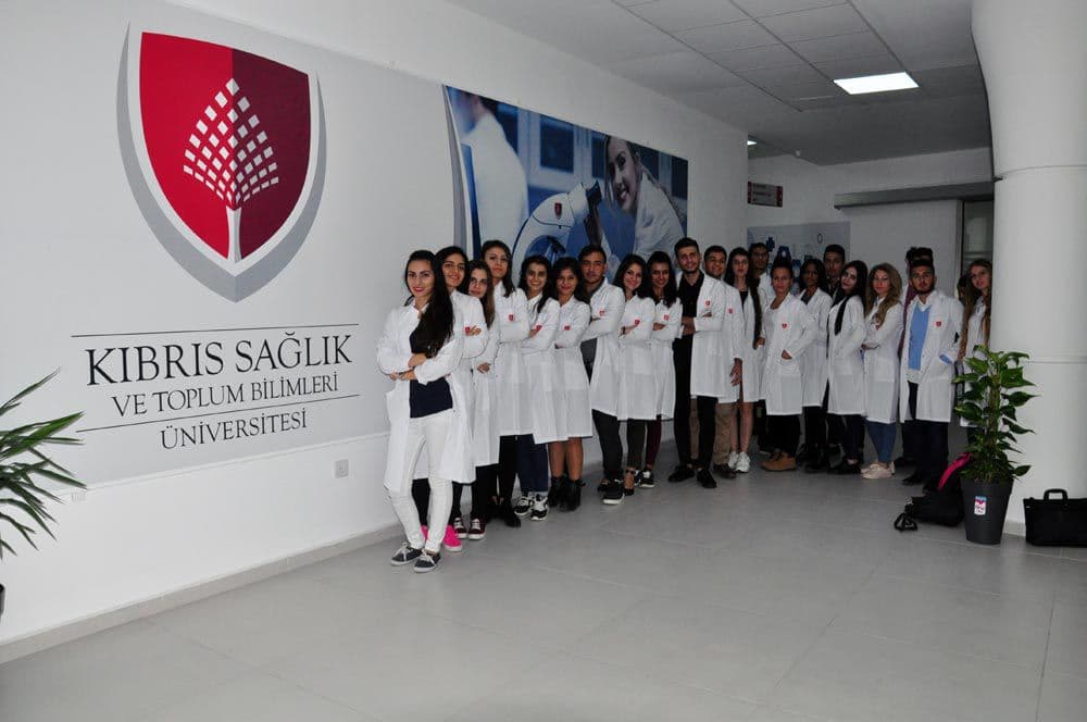 Cyprus Health And Social Sciences University Programs & Fees - medicine students جامعة قبرص للعلوم الصحية و الاجتماعية - رسوم التخصصات  - ترتيب الجامعة  