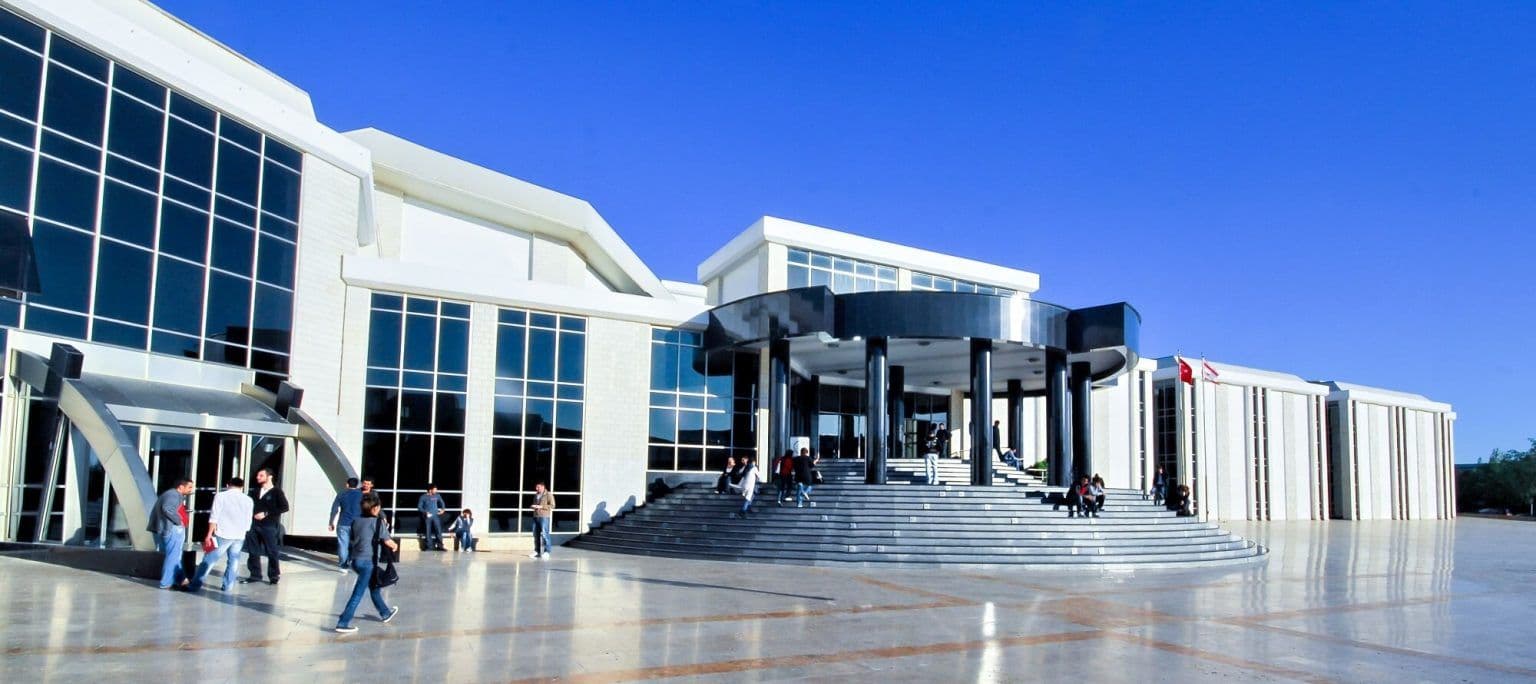 جامعة الشرق الادنى في قبرص - رسوم التخصصات - ترتيب الجامعة Near East University Programs - Ranking & Tuition Fees